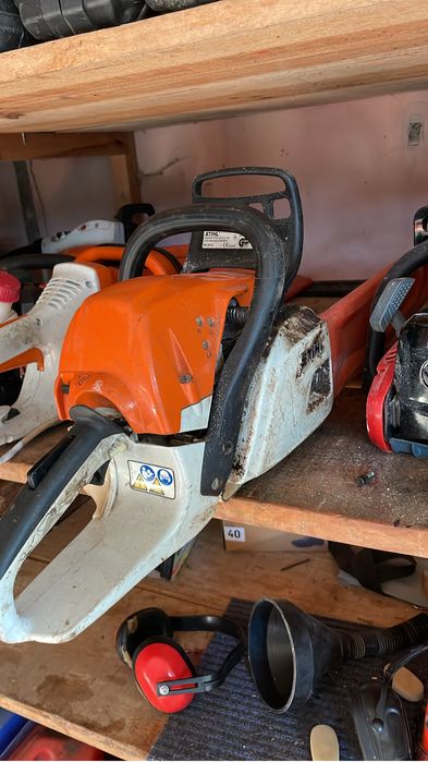 Desbaste e abate de arvores em situacao de risco