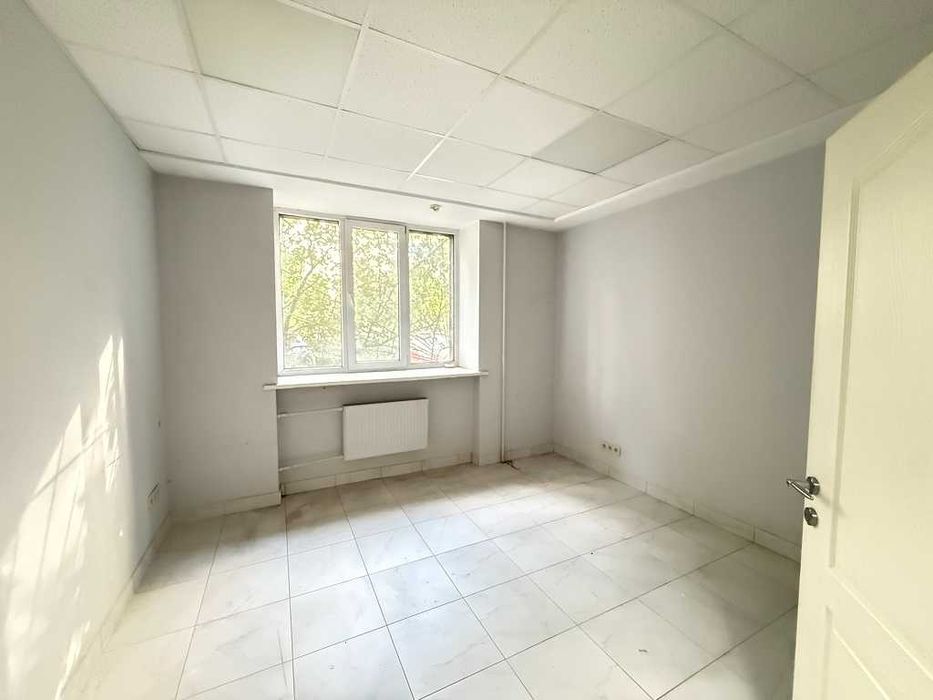 80м, Пр. Берестейський 22, м.КПІ, фасад, магазин, клініка, велика вивіска, трафік
