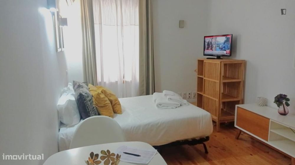 Estúdio - localizado em Santo Ildefonso Porto