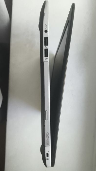 ASUS VivoBook S550CM.
