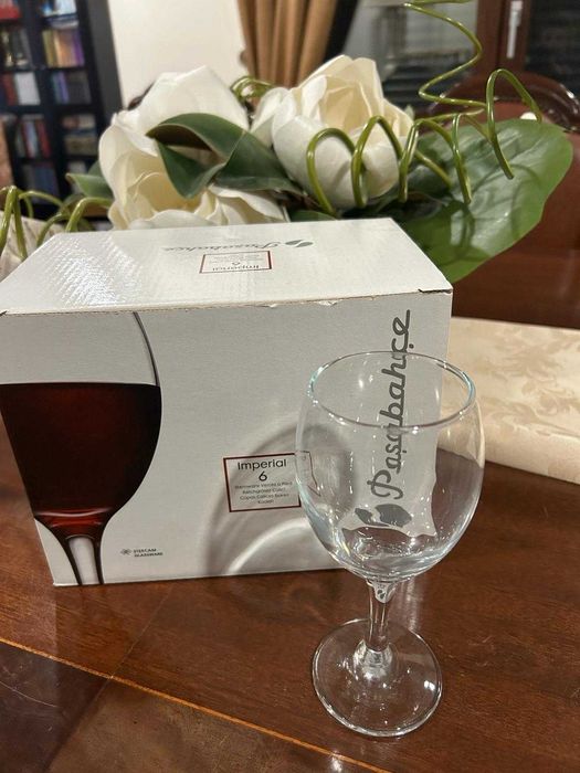 Conjunto 6 copos de vinho clássicos novos, por estrear