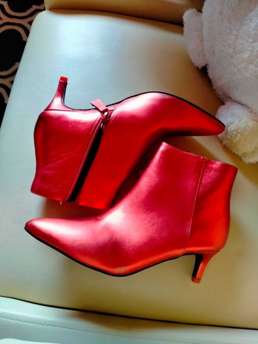 Czerwone metaliczne matowe botki reserved szpic niski obcas 38 mirror