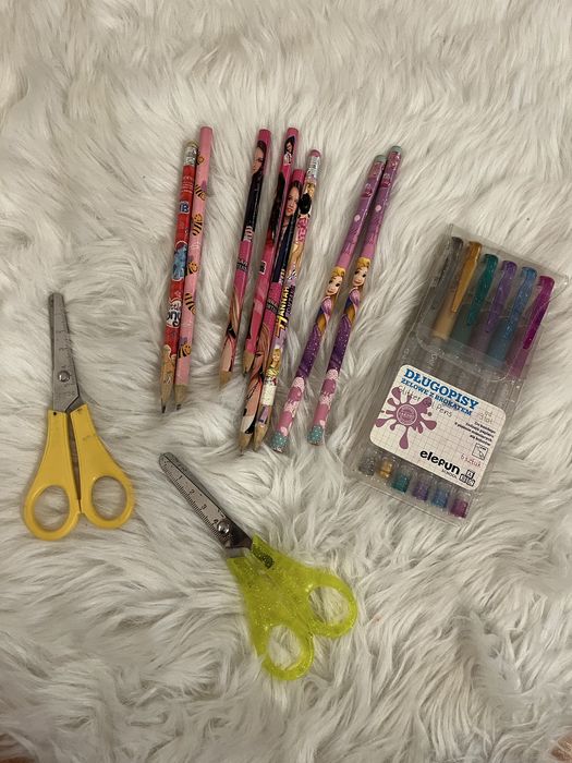 Zestaw ołówków z bajek Y2K Hannah Montana My Little Pony + gratisy długopisy brokatowe nożyczki