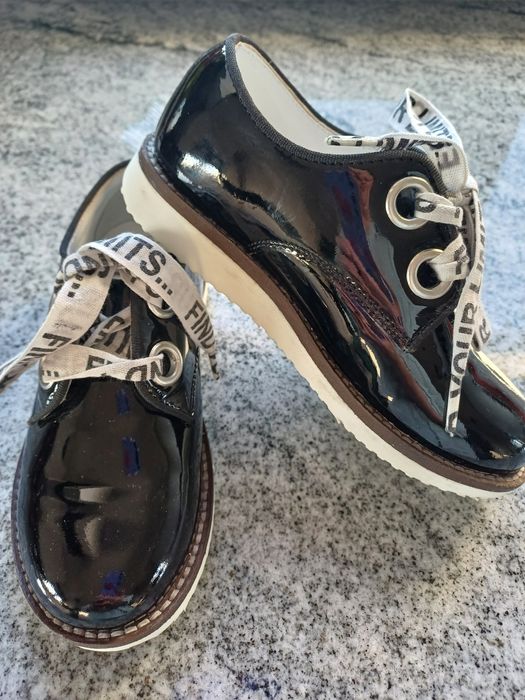 Półbuty Nowe Vertbaudet skóra lakierowana 28r 85zl