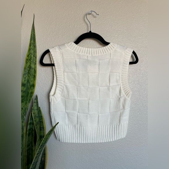 Тепла жіноча жилетка