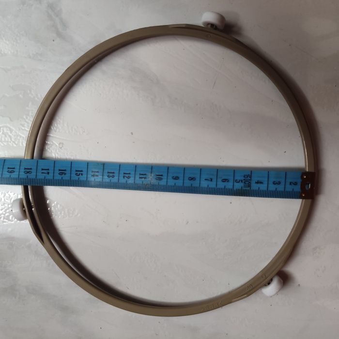 Prato e base de microondas