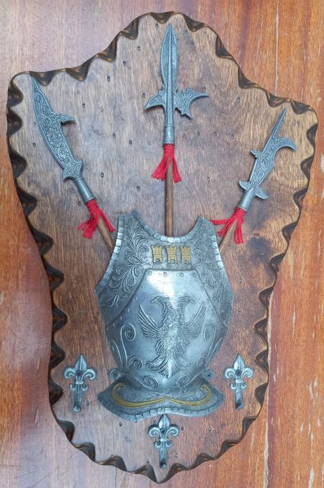 Ключница в рыцарском стиле
