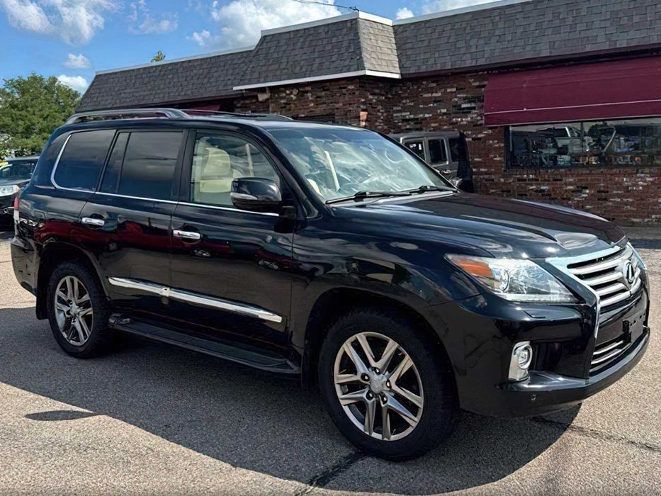 Lexus LX 570      2014