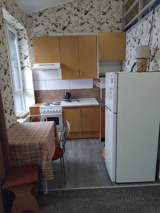 Продам 1 ком.кв,студио 28 +6кв.м.( своя)