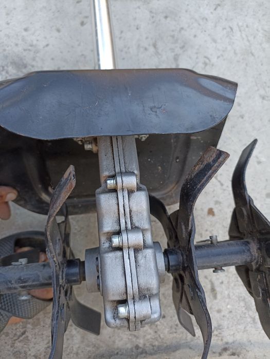 Продам насадку культиватор для мотокоси