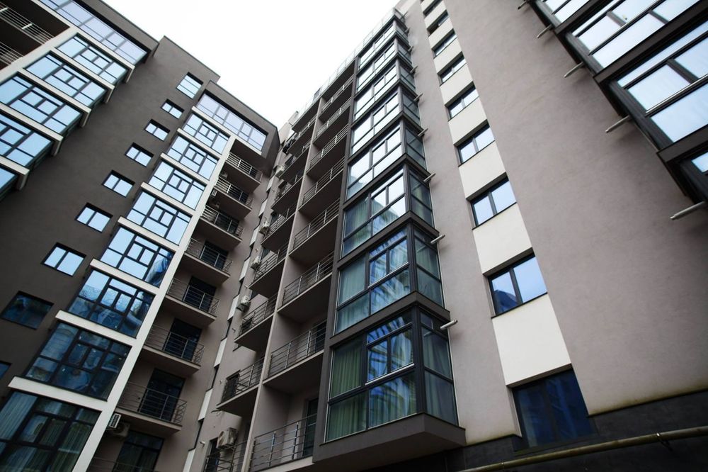 Озеро! Парк! Центр! 
Стильна двохстороння квартира біля озера