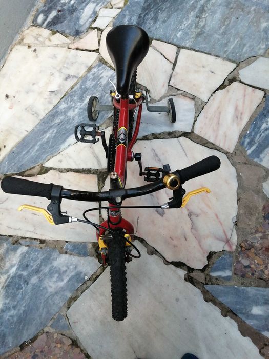 Bicicleta para criança semi nova