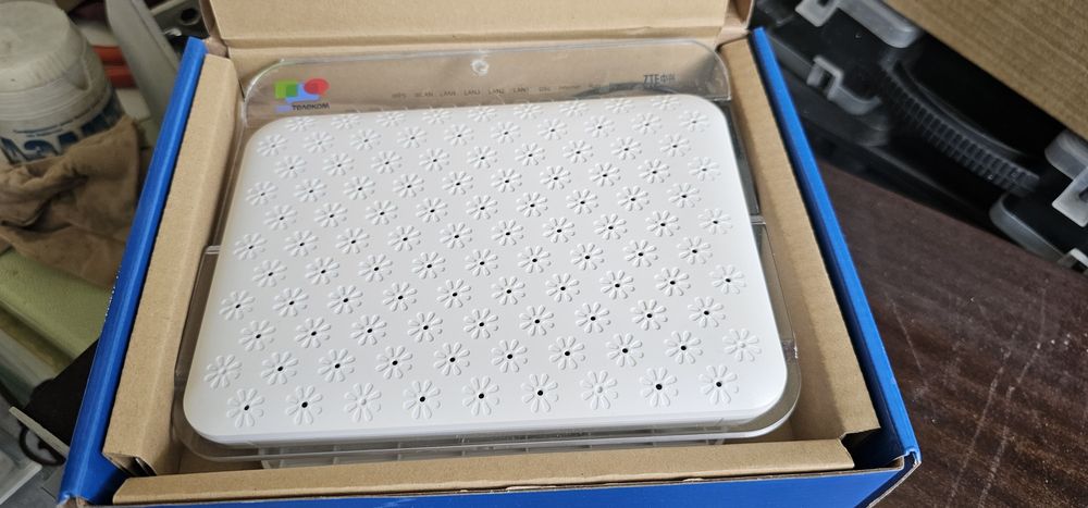 ADSL-модем и Wi-Fi роутер ZTE ZXV10 H108L