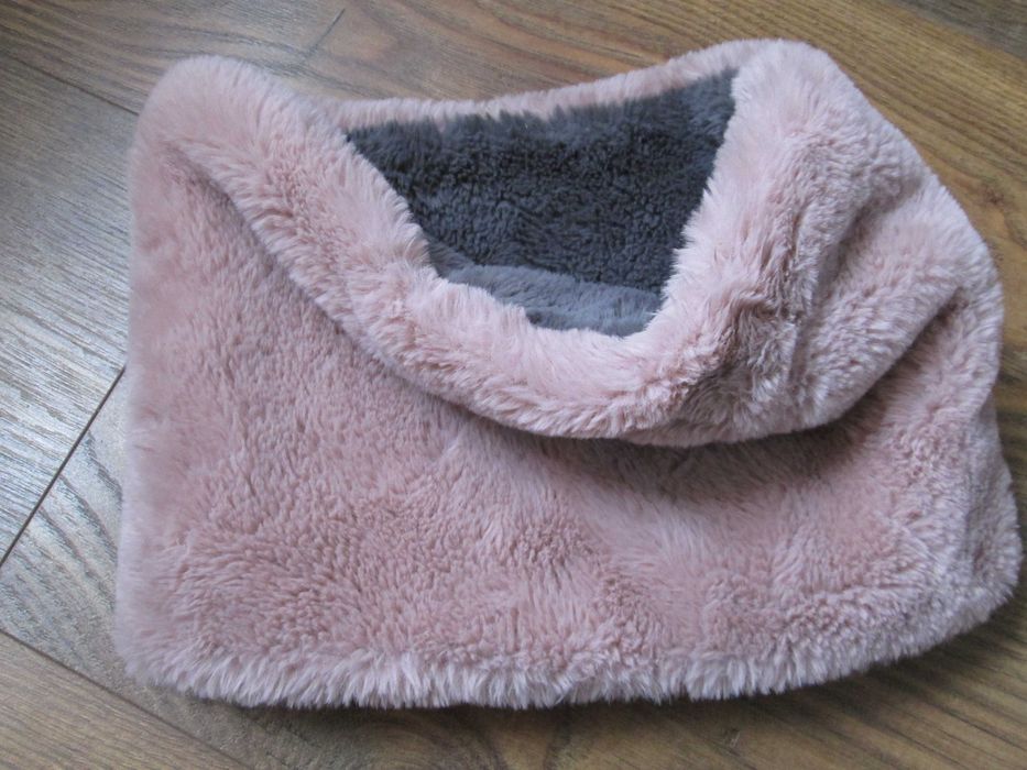komin ala futerko, brudny róż, dla dziewczynki, obwód 54cm, jak nowy