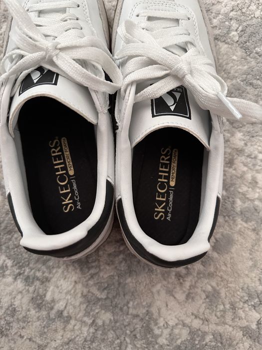 Майже нові кросівки кеди sketchers 25см