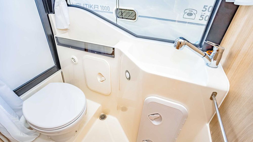 Suncamper 35 FLY czarter łodzi BEZ PATENTU, Mazury, Giżycko