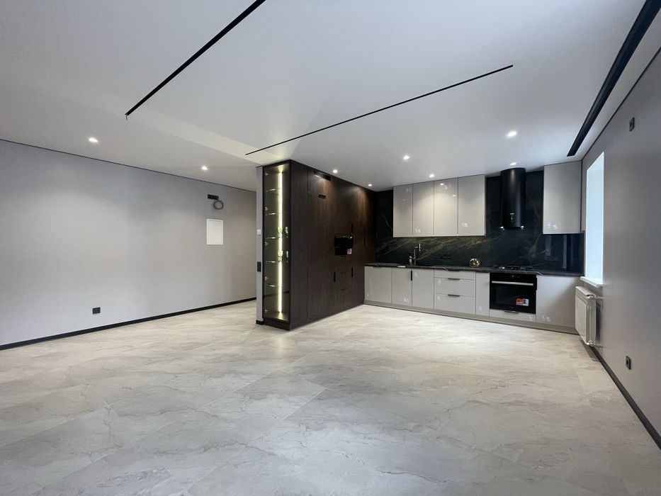 3 кім.квартира з Новим ремонтом Укомплектованою кухнею Панчішна ф-ка