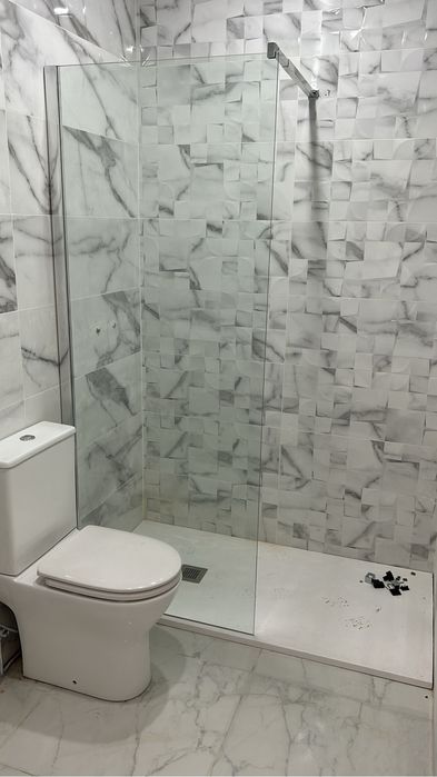 Pintura , pladur , chão flutuante, paredes divisorias