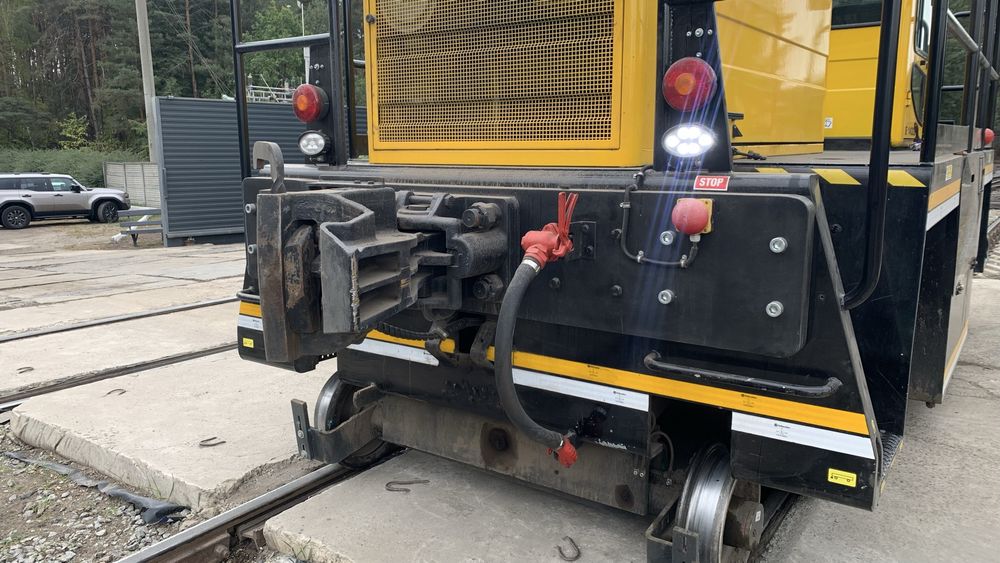 Локотрактор локомотив рельси Е1400