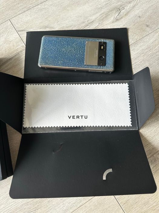 VERTU ASTER Limited Edition Exotic leather 64GB Global GSM 4G Luxury Phone