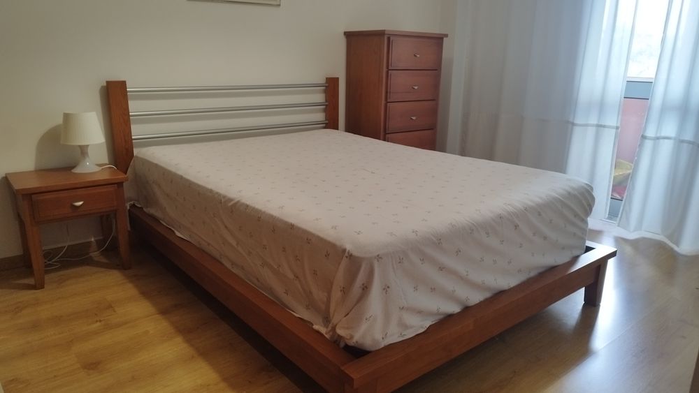 Mobília de quarto em Madeira