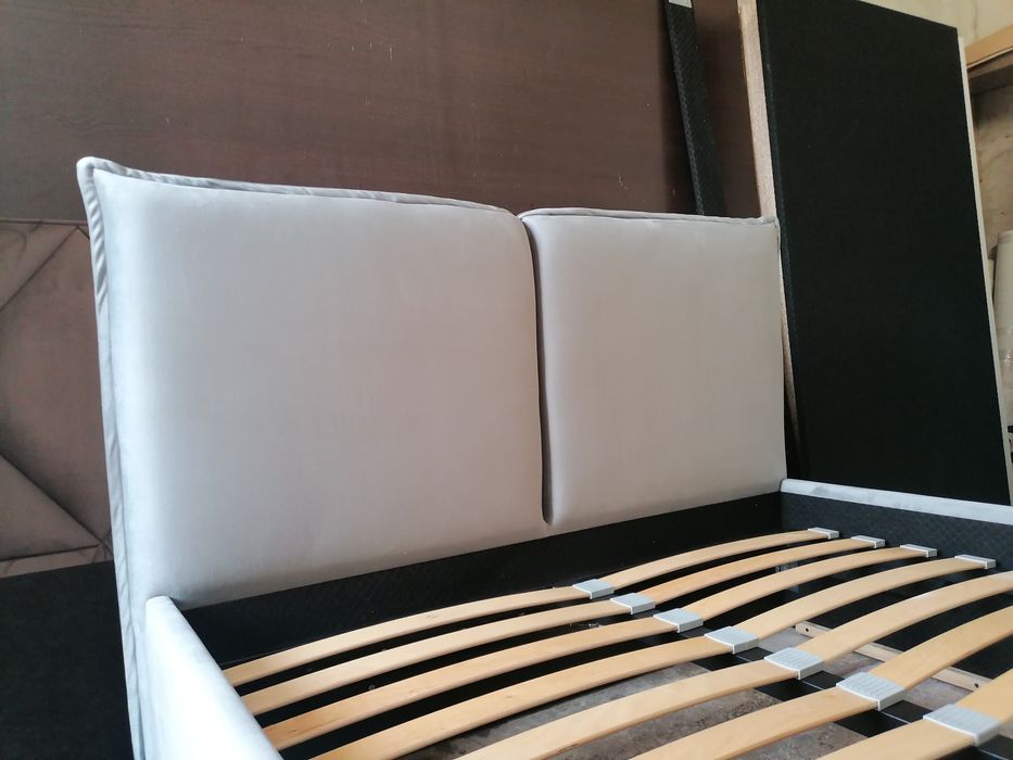 Łóżko tapicerowane w formie poduch na wymiar personalizowane łoże