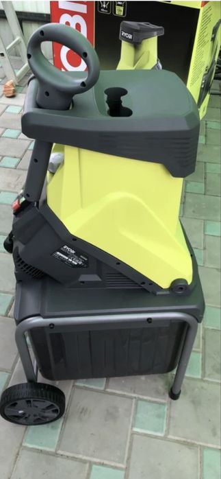 Электрический садовый измельчитель Ryobi RSH 2545 B