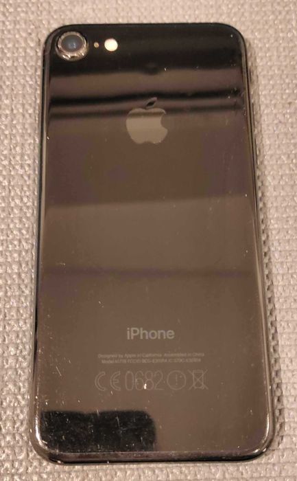 IPhone 7 128GB Preto - Não Funciona - Para Peças / Reparação
