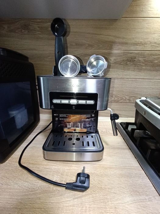Cecotec  кавомашина