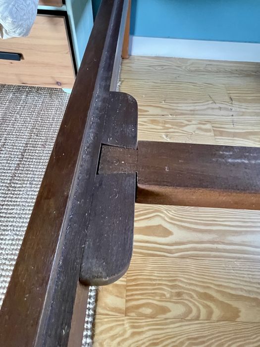 Vendo Cama de Viúva (Corpo e Meio) - Excelente Estado - 110x190