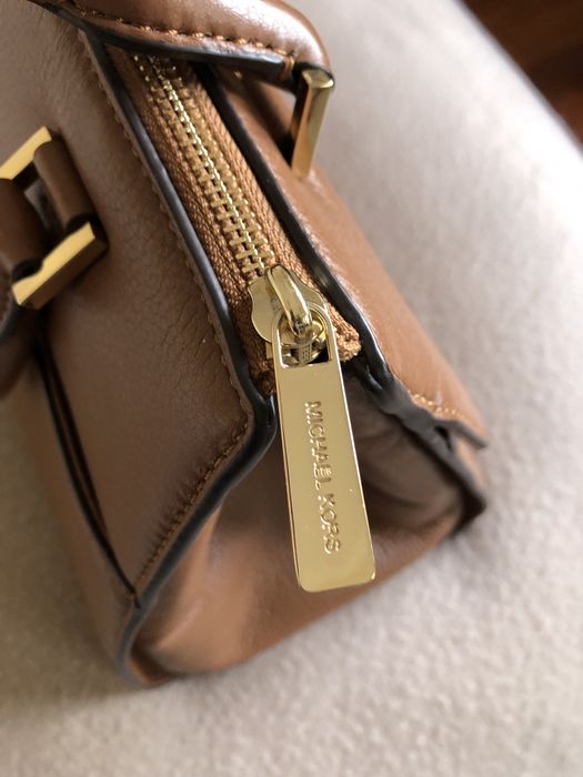 Mala Michael Kors