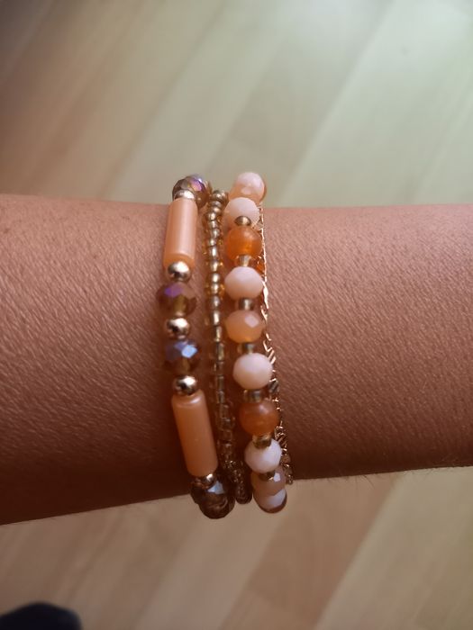 Sprzedam zestaw bransoletek Avon