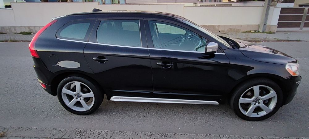 Volvo XC60 R-Design — photo 4