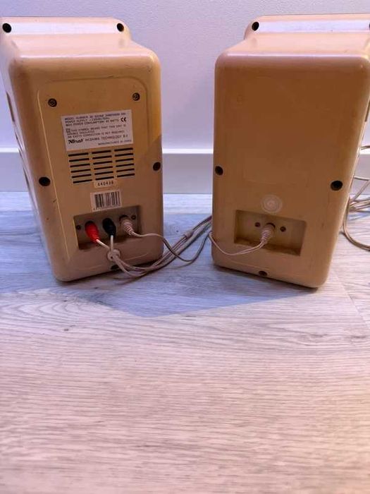 Colunas Vintage Trust 3D Sound Dimension 300 - Retro Computing
