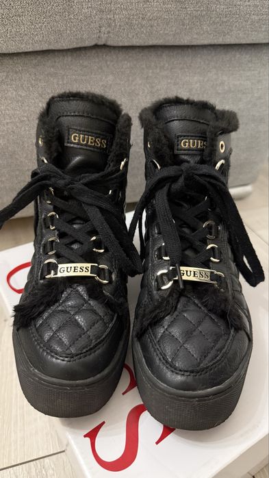 Buty czarne futerko Guess 36