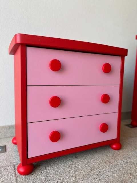 Cómoda IKEA para quarto de criança