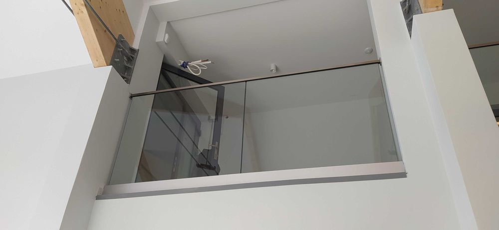 balustrady szklane na rotulach, na szynie, balkony francuskie, poręcz
