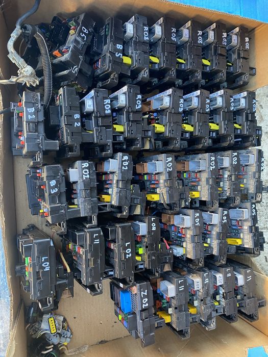 Блок запобіжників Бсм BSM Пежо Сітроен блок керування блок управління