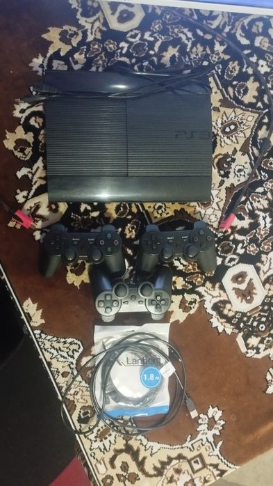 Ps3 +3шт джостики super slim 500gb +50ігор
