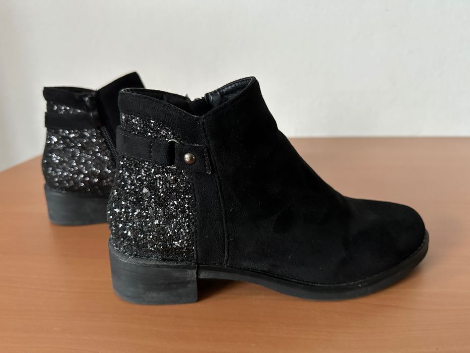 Botas Pretas Nº 38