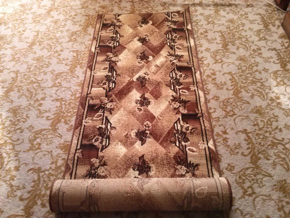 Ковровая дорожка (коричневая). Новая.
