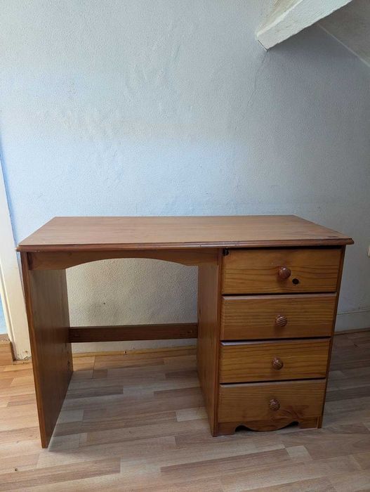 Secretária Pinho de mel