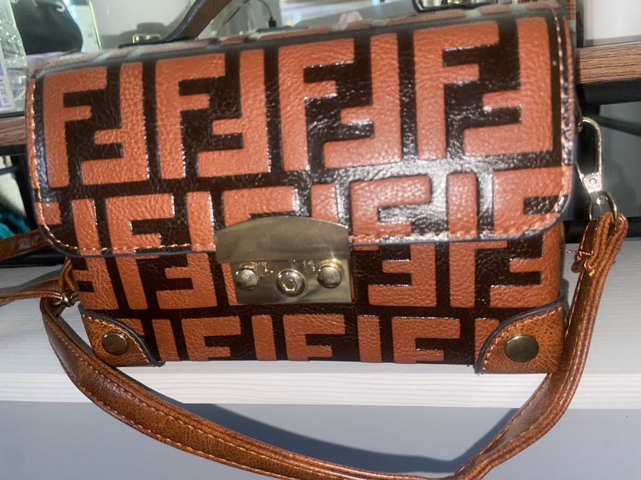 Сумочка нова , ремінь через плече