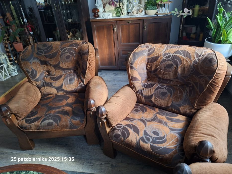 Sofa plus dwa fotele. Komplet wypoczynkowy do salonu.