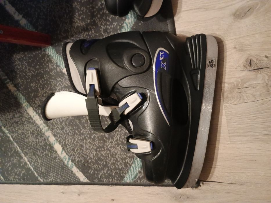 Łyżwy hokejowe używane 40 bez wkładek!