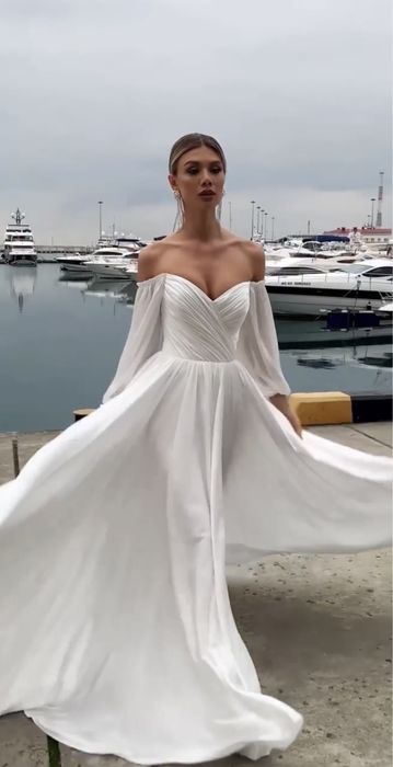 Весільна, святкова біла сукня xs