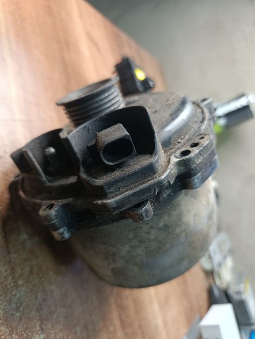 BMW E39 540i 03r 4:4 V8 M62B44TU - alternator wodny