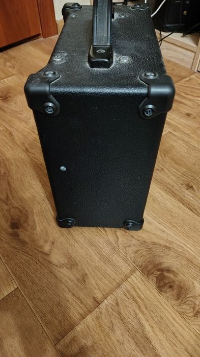 Комбо підсилювач