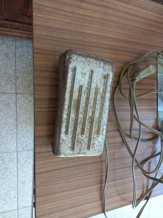 Máquina de costura antiga Oliva