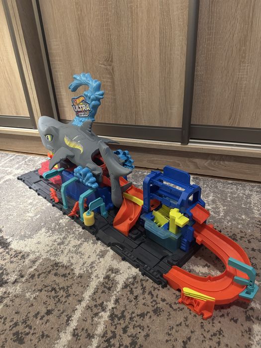 Трек Hot Wheels Автомийка Суперакула